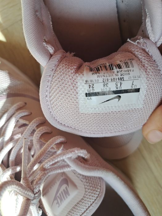 Кросівки жіночі NIKE 38 розмір