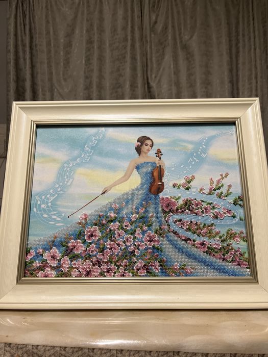 Картина ручноі роботи . Вишита чеським бісером . Оформлена в рамку