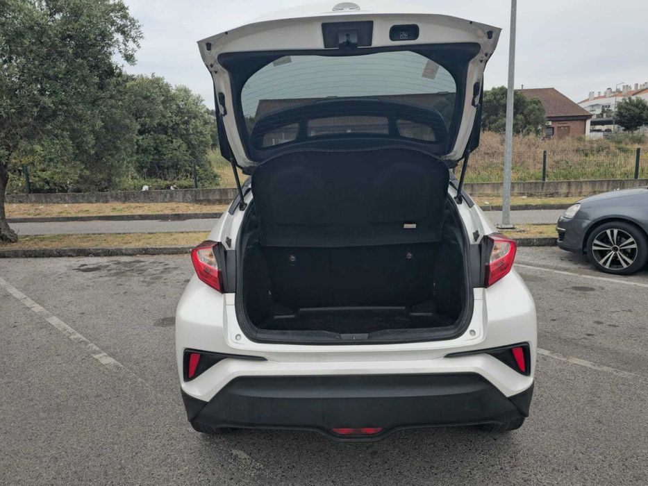 Toyota C-HR — fotografia 10
