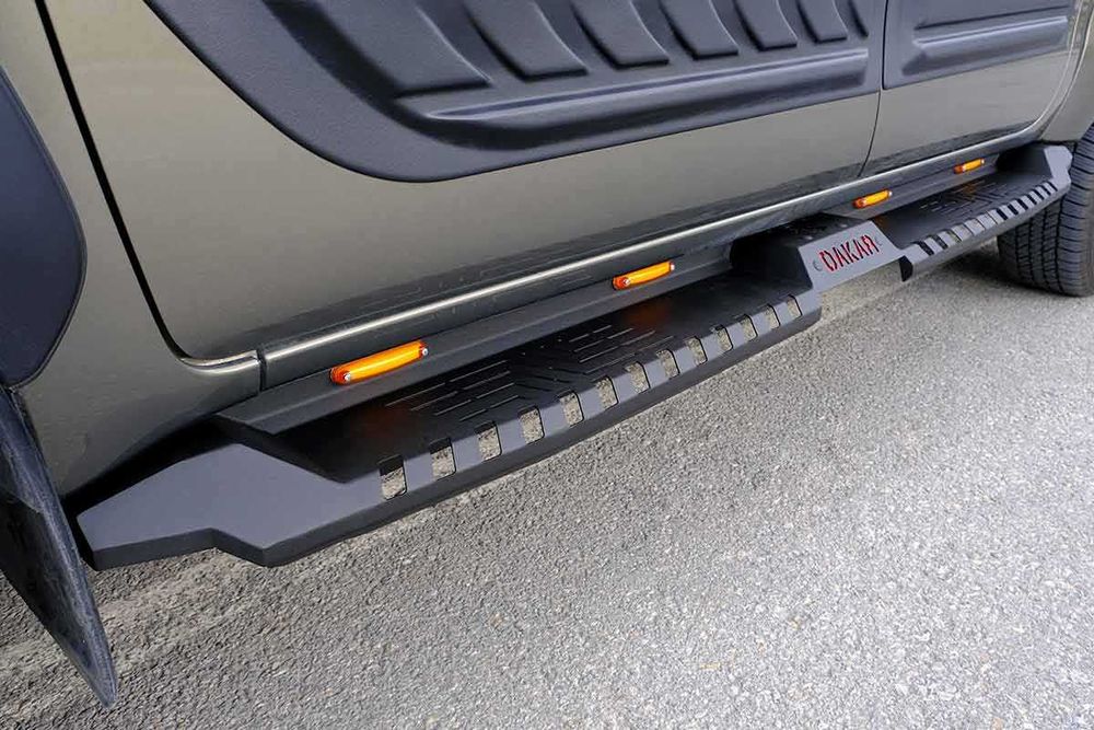 Подножки підніжки Toyota Hilux 2015-2025 пороги