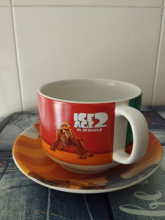 Conjunto de pequeno almoço novo