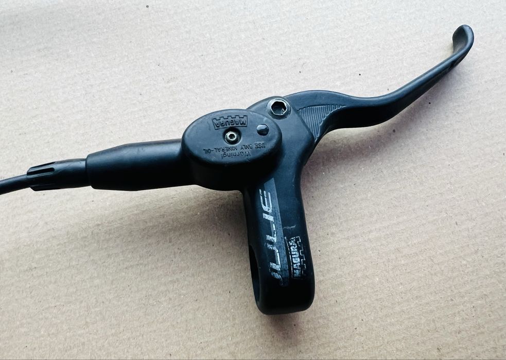 Hamulec hydrauliczny tarczowy MAGURA JULIE Klamka Prawa Zacisk tył 137