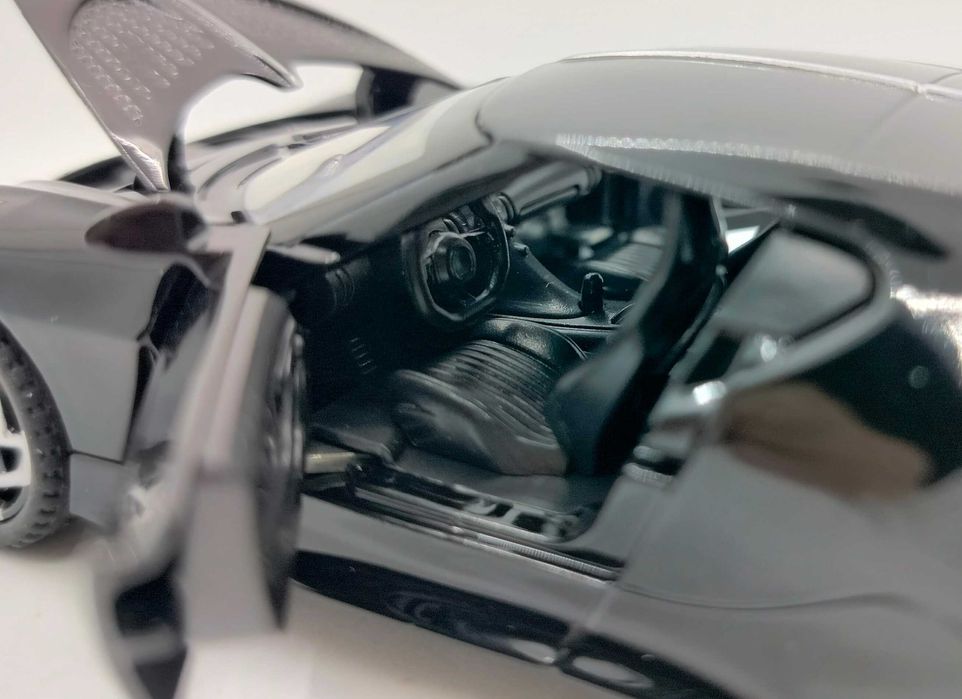 MODEL SAMOCHODU - Bugatti La Voiture Noire - SKALA 1:32 - czarny połysk.