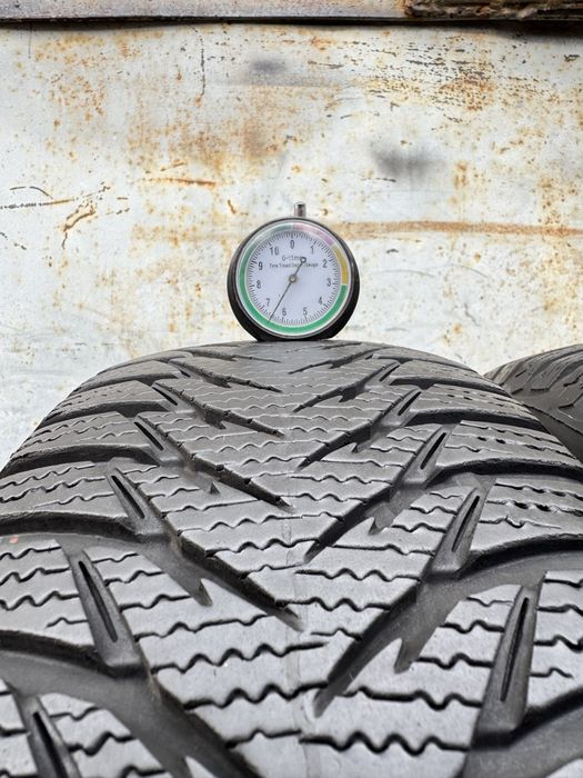 175/65 r14 Goodyear UltraGrip 8 зима (6.5 мм.) конец 2019 года