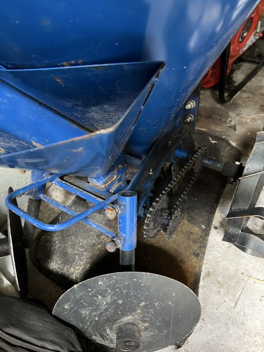 Мтоблок мд-81 фреза плуг, картоплесаджалка та причеп