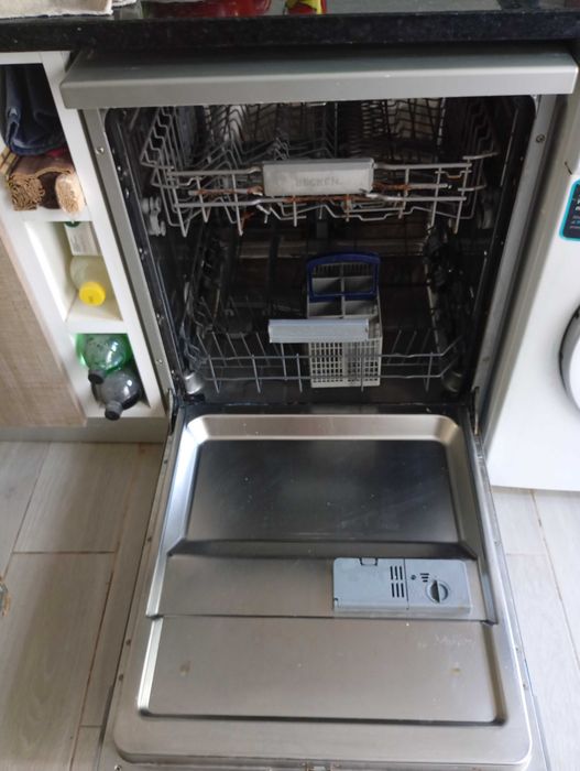 Máquina de Lavar Loiça Becken – Totalmente Funcional