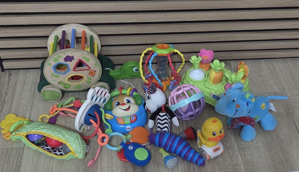 Zestaw zabawek dla malucha
