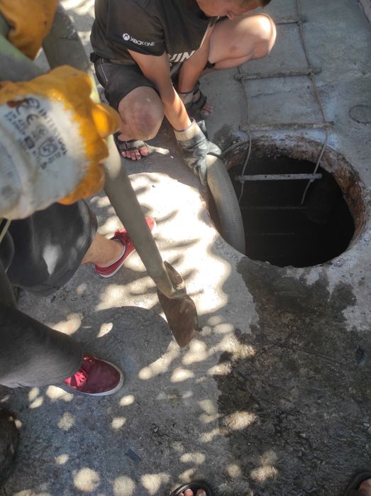 Ручная чистка сливных ям, Септиков, ремонт выгребных ям, Илосос - Інші ...