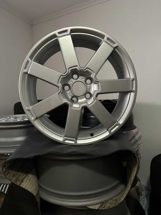 Jante R18 Ford Recém-restauradas (sem pneu)
