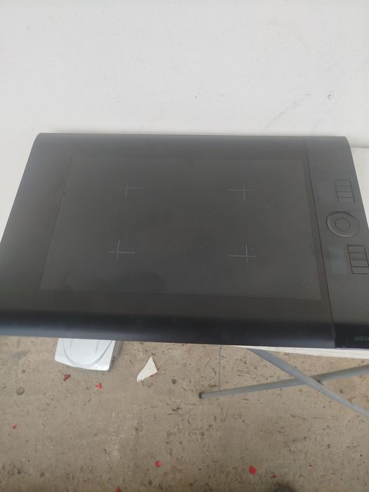 Tablet graficzny wacom intuos 4 ptk 840 uszkodzony