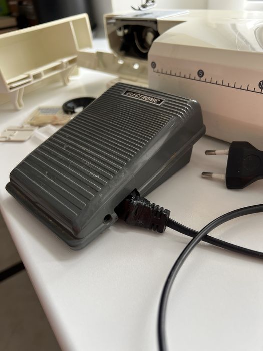 Швейна машинка Toyota