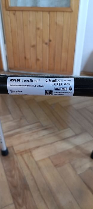 Chodzik dla starszej osoby
