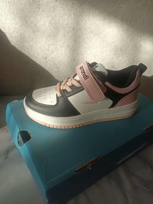 Продам нове взуття