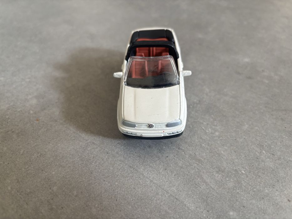 Model New Ray skala 1/43 VW Volkswagen Golf 3 Cabriolet