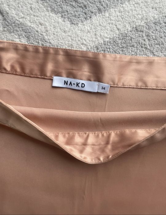 Spódnica satynowa midi