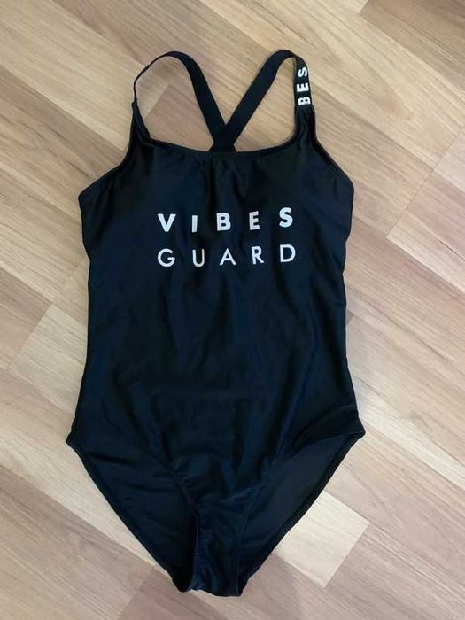 czarny jednoczęściowy strój kąpielowy sinsay