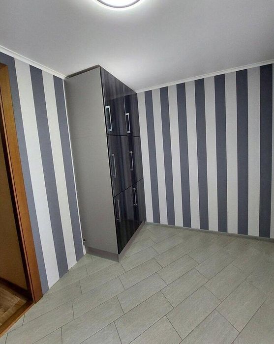 Продається 2-х кімнатна квартира з ремонтом в Центрі