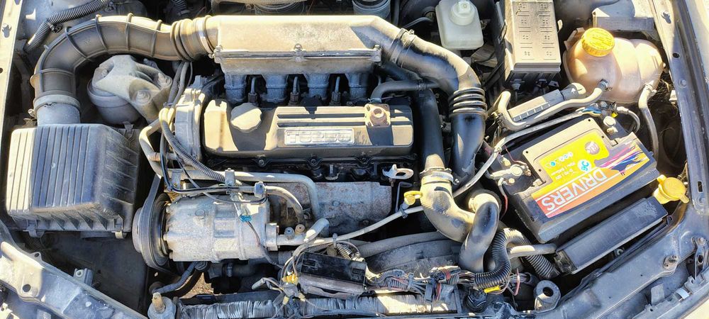 Opel Vectra B 1.7TD com avaria