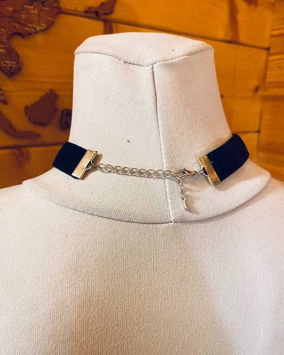 Choker naszyjnik aksamitka z różami nowa