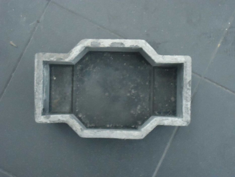 Formy brukarskie różne kształty