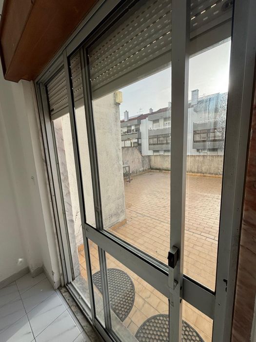 Disponivel Entrada imediata T1 + terraço  excelentes áreas 110 m