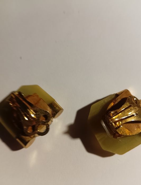 Brincos vários ao mesmo preço