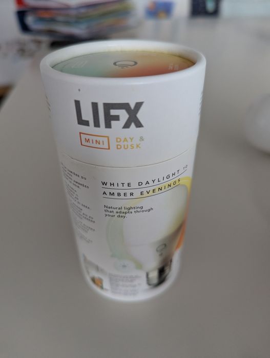 Lâmpada inteligente LIFX Day and Dusk