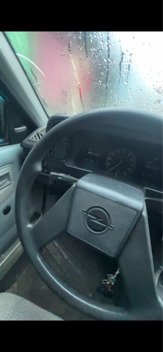 Опель кадет 1.6 продаю