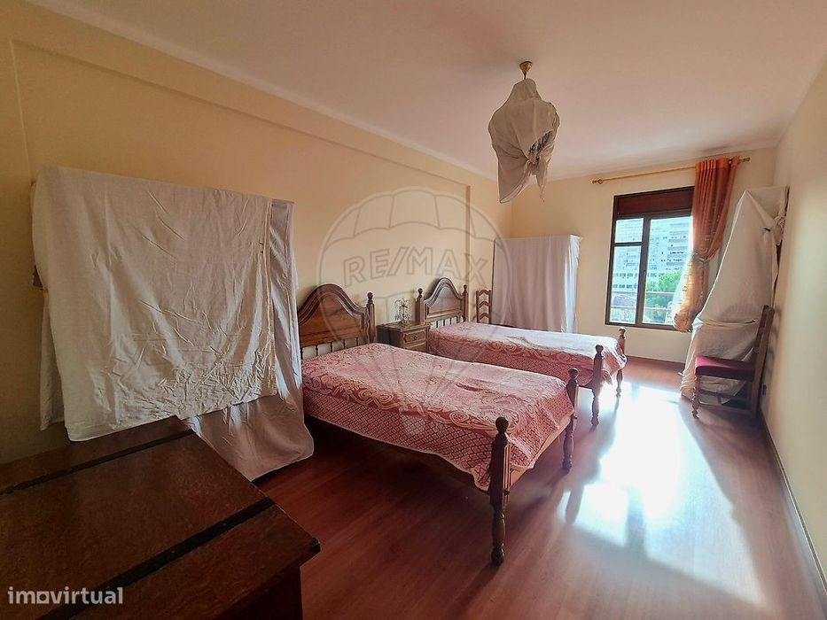 Apartamento T4 para venda
