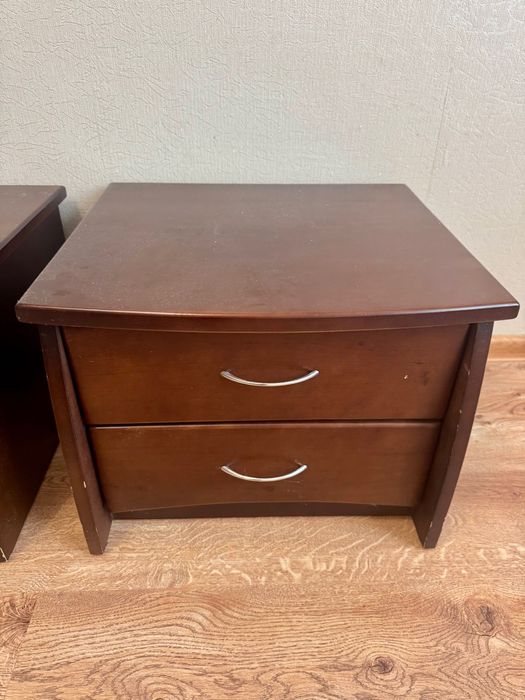 Прикроватные тумбы из дерева комплект