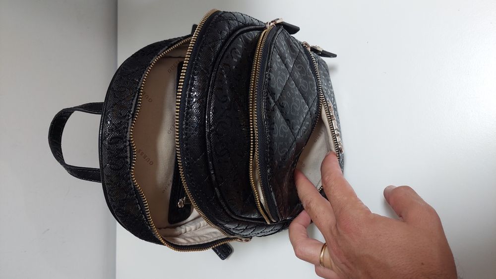 Mala / Mochila de costas Guess64738212351105124