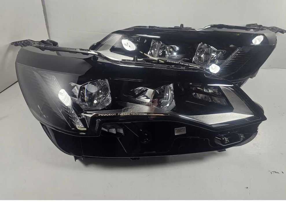 Ліхтар Фонар Фара Peugeot 3008