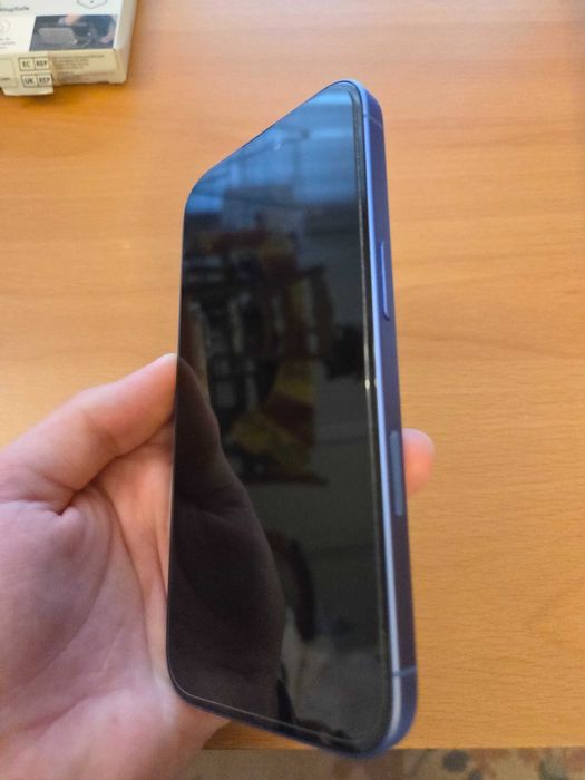 IPhone 16 256 gb ultramarino