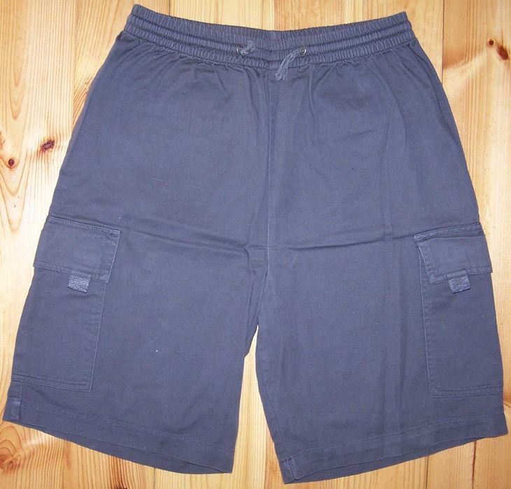 Krótkie spodenki na szerokiej gumce