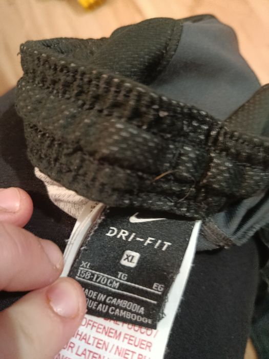 Dresy chłopięce 158-164 Nike