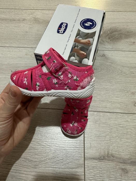 Тапочки босоножки chicco