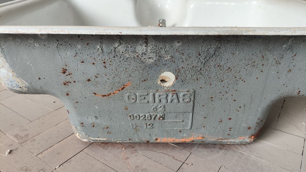 Base de Duche / Poliban Antigo em Ferro Fundido Esmaltado - Fundição d