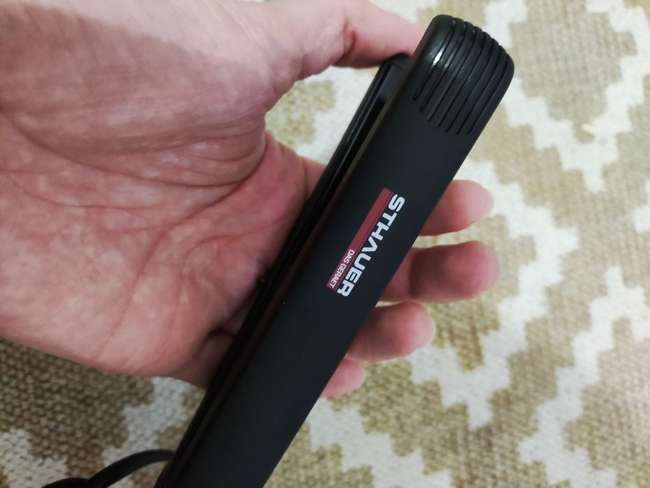 Mini prancha de cabelo para viagem marca Sthauer