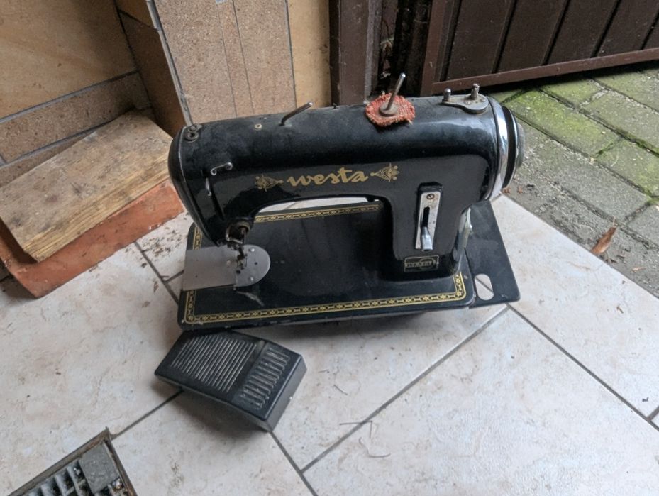 Maszyna do szycia Westa