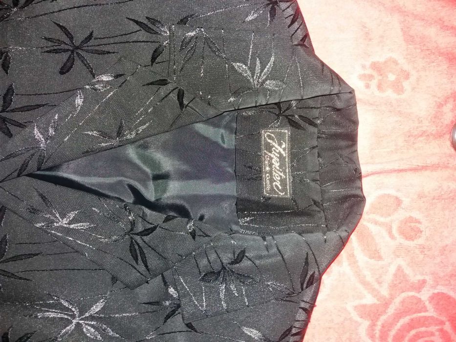 Продам женский костюм