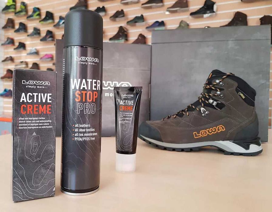 Засоби по догляду Lowa, щітка, спрей, крем, шнурки, аксесуари
