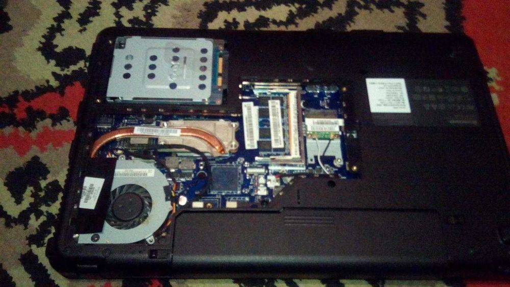 по запчастинах lenovo g555