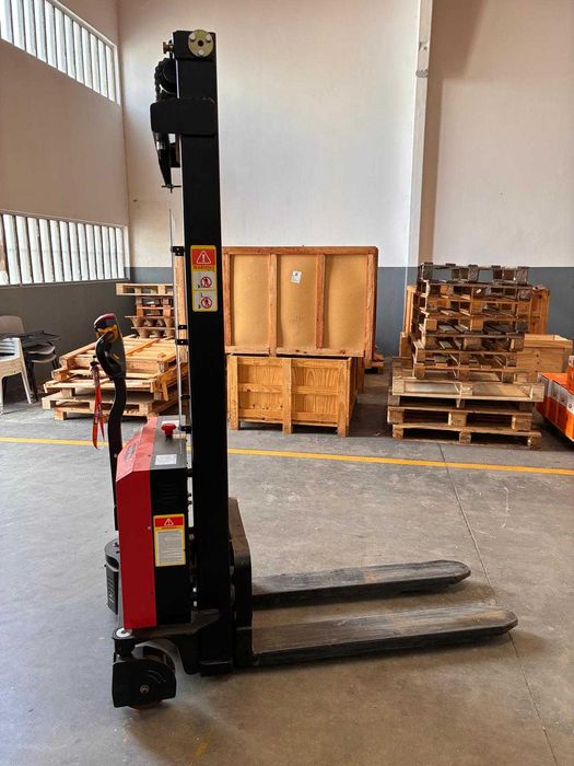 Stacker Empilhadeira Elétrica 1000Kg 3300