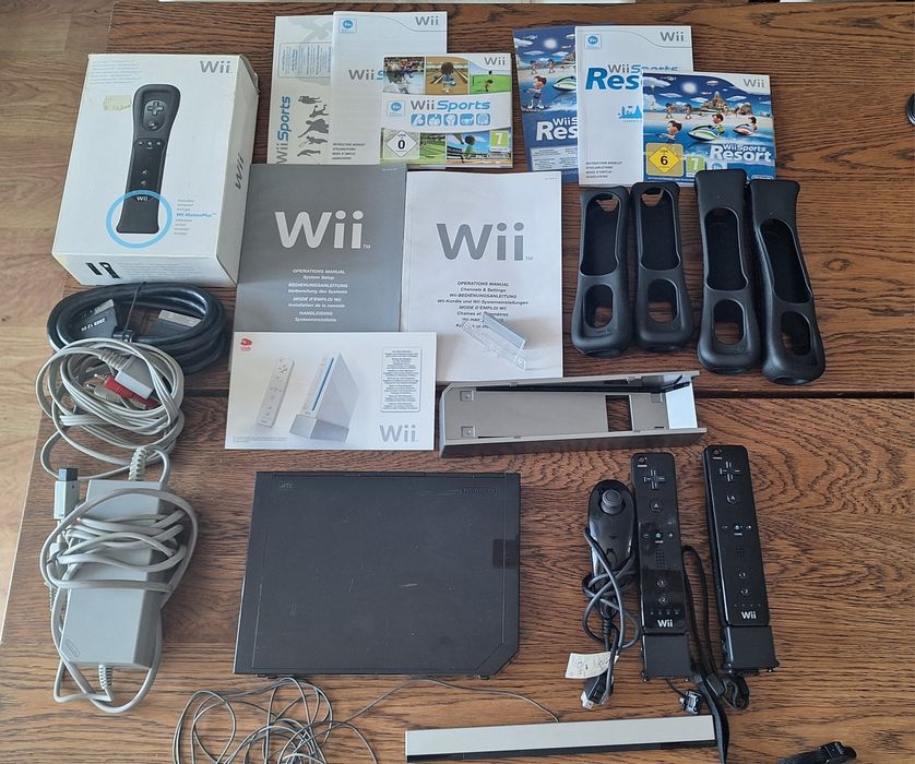 Conjunto Consola Nintendo Wii Black Edition (sensor bar a substituir