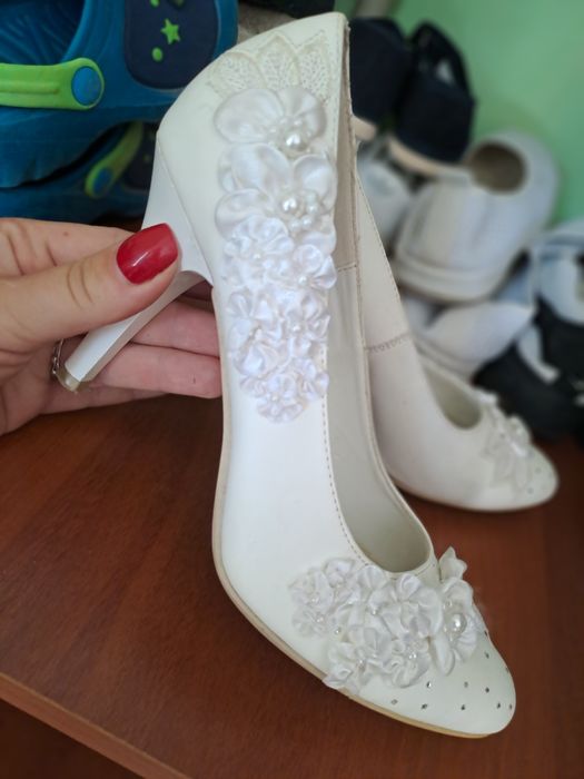 Жіночі   мешти .