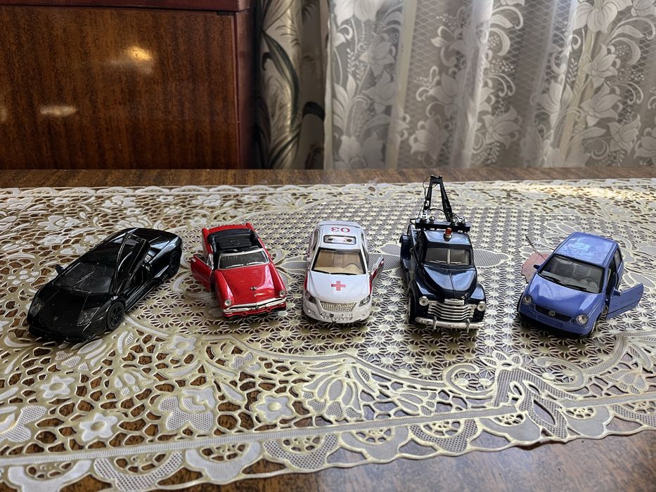 Продам залізні машинки