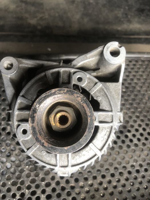 Генератор бош 80А BMW