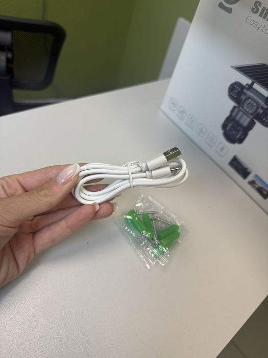 Нова 4G IP-камера відеоспостереження V380 Pro із сонячною панеллю