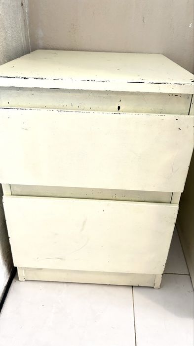 1 Comoda com 2 gavetas ikea