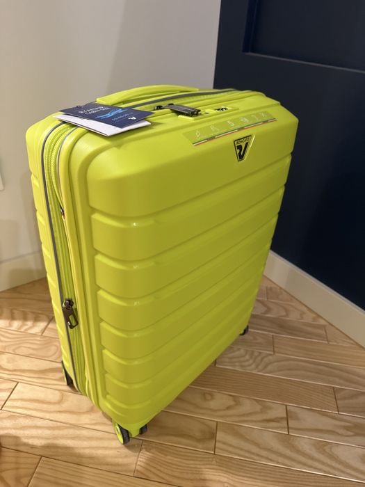 Валіза Roncato b-flying з розширенням, мала, лайм